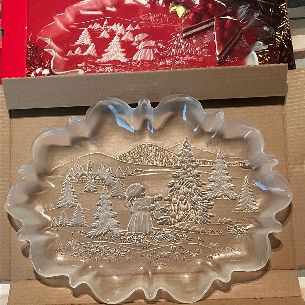 Home Beautiful Frosted Glass Our Christmas Tree Oval Canapé Serving Platter